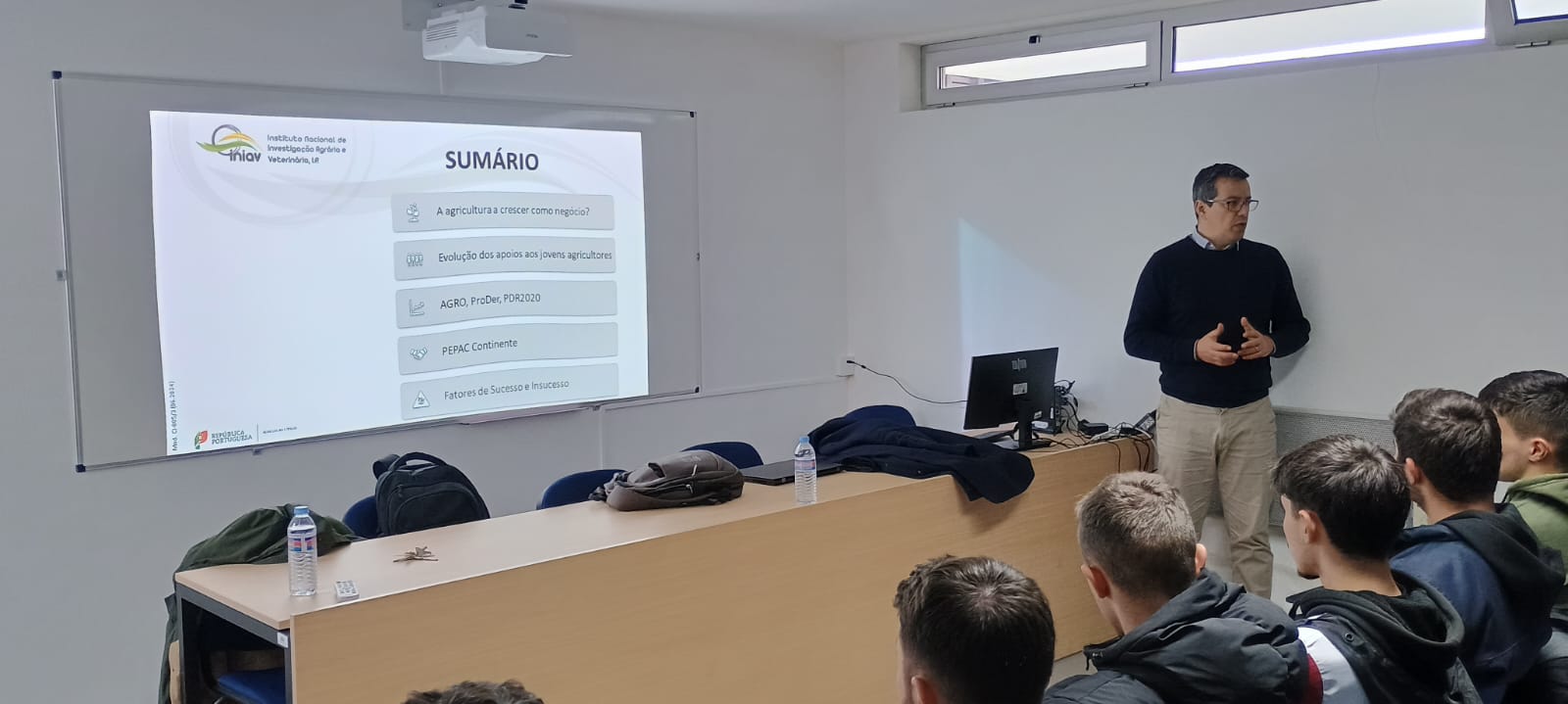 Sensibilização de jovens alunos do ensino profissional agrícola para o rejuvenescimento do setor e para o empreendedorismo rural